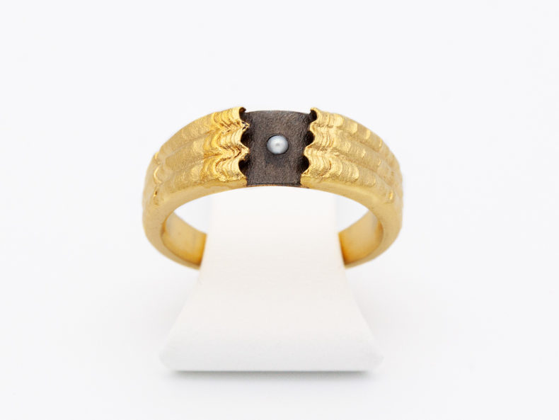 NOORDLEEV Ring gold plated with half pearl