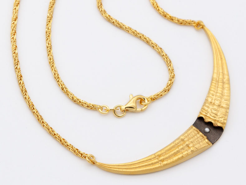 NOORDLEEV Tides & Seashells Necklace Gold Pearl