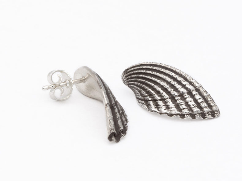 NOORDLEEV Stud earrings silver antiqued