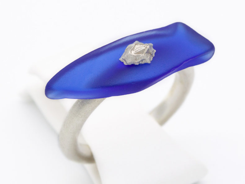 NOORDLEEV Ring aus Sterlingsilber mit Strandglas und Seepocke