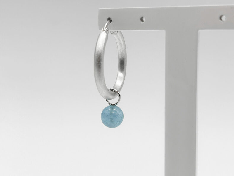 Creole aus Sterlingsilber Größe L mit Aquamarin-Anhänger