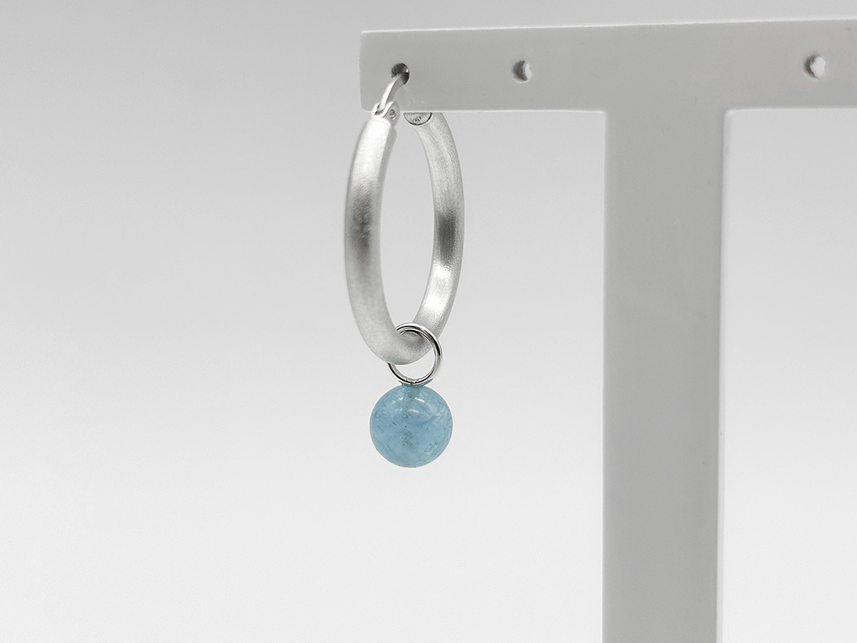 Creole aus Sterlingsilber Größe L mit Aquamarin-Anhänger