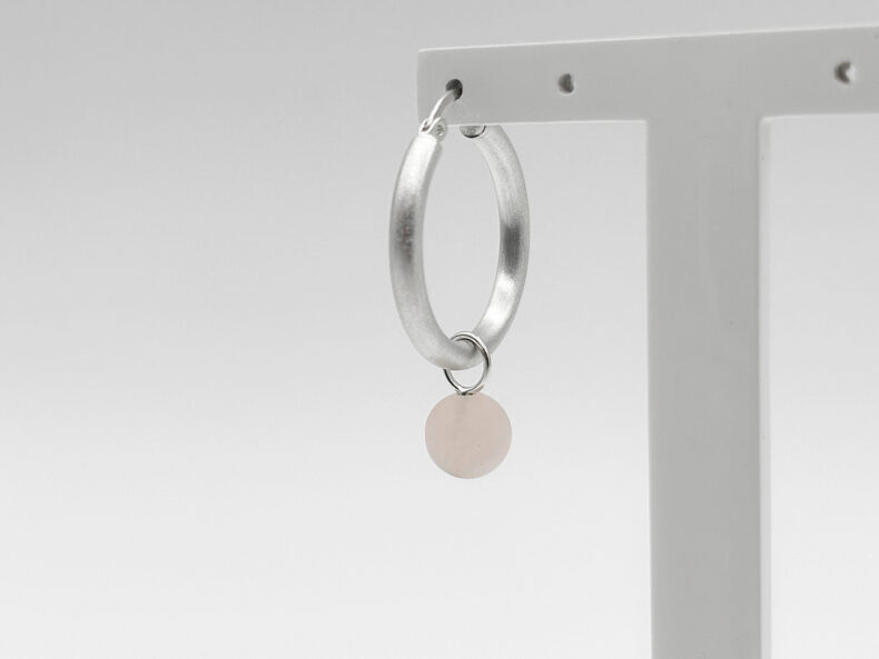 Creole aus Sterlingsilber Größe L mit Rosenquarz-Anhänger