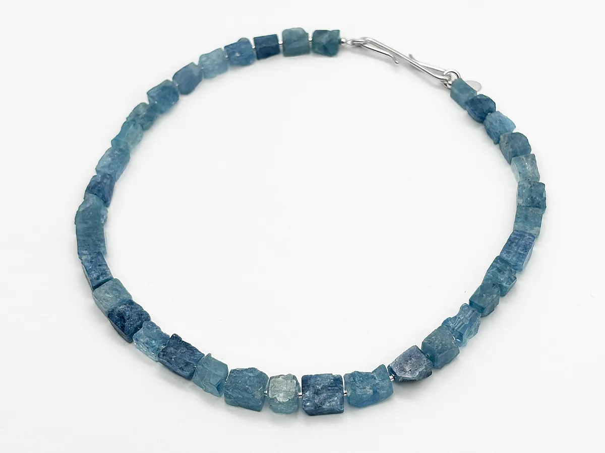 NOORDLEEV Aquamarinkette roh dunkelblau mit Silber